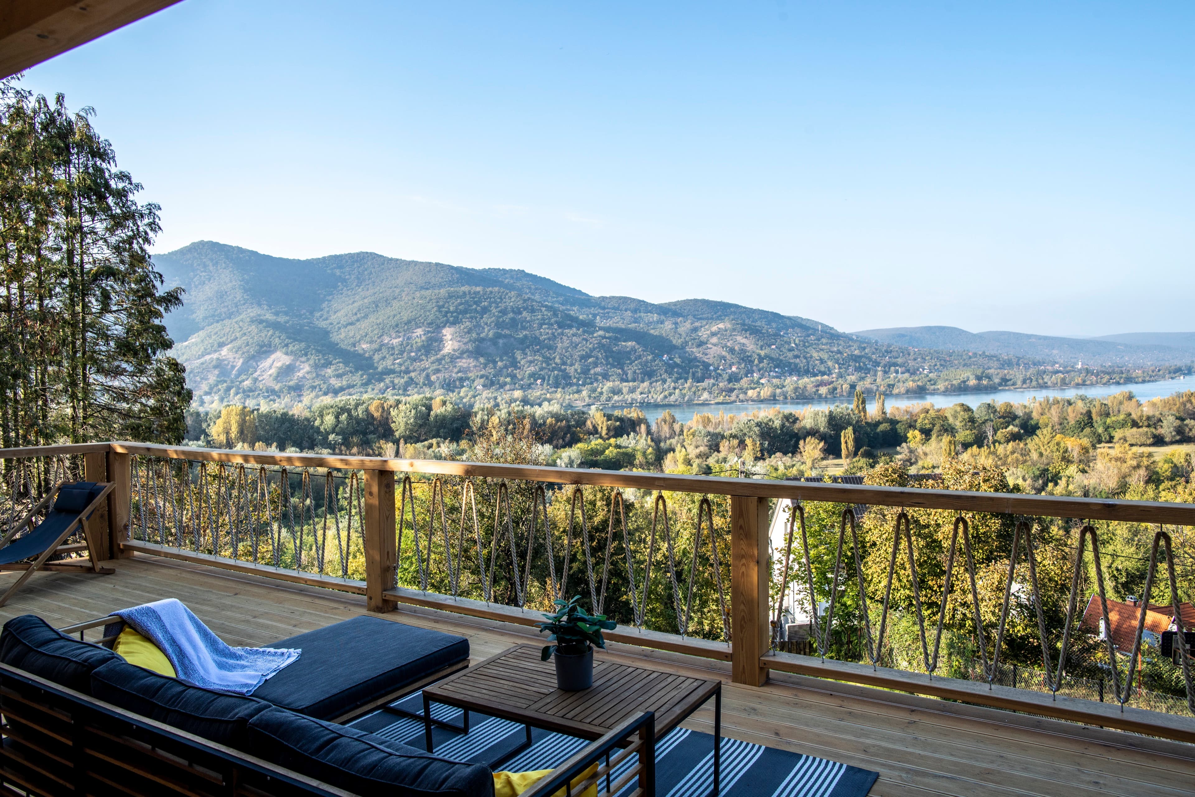 Hatalmas panorámaterasz